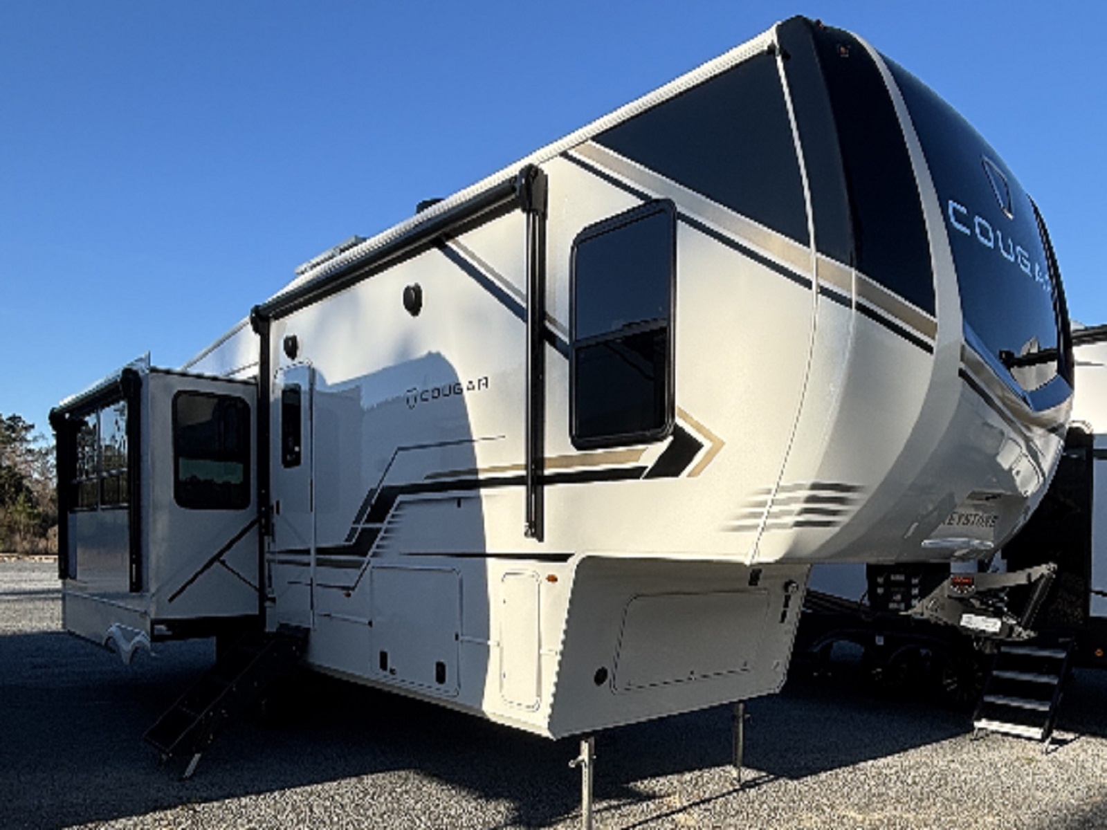 NEW 2026 KEYSTONE COUGAR 316RLS - Bent's RV